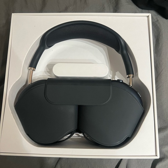 Apple Airpod Pro Max USB-C - Picture 4 of 5